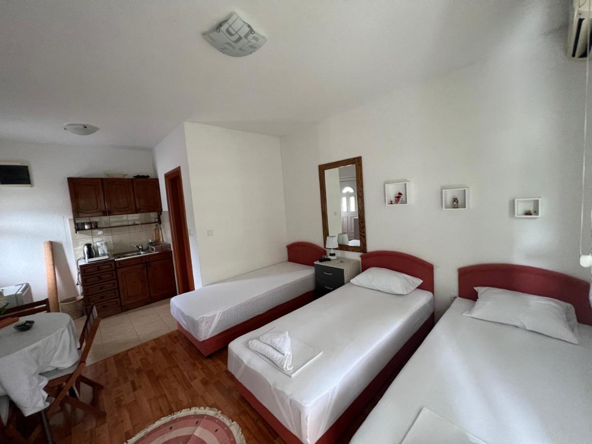 Apartman Tristan Herceg Novi Eksteriør billede